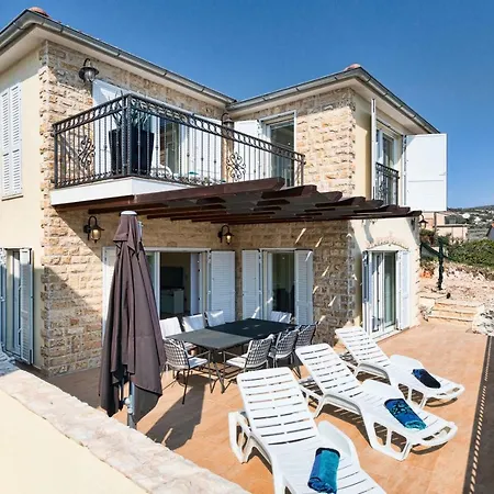 Tipa 1 Villa