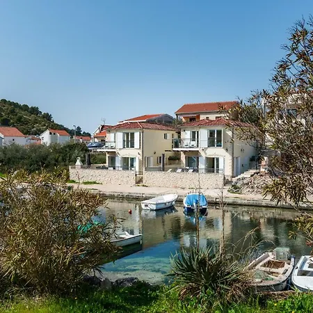 Tipa 1 Villa *